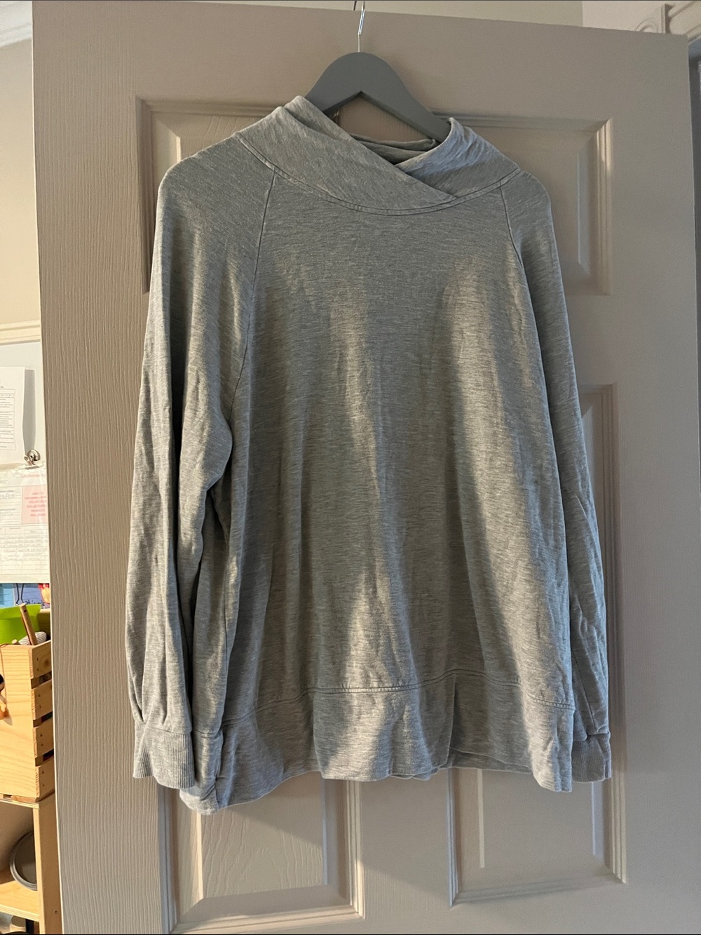 🎉🎉🎉❌2/10$ ❌🎉🎉🎉

À.Women’s Light Gray Pullover Hoodie Sweatshirt
